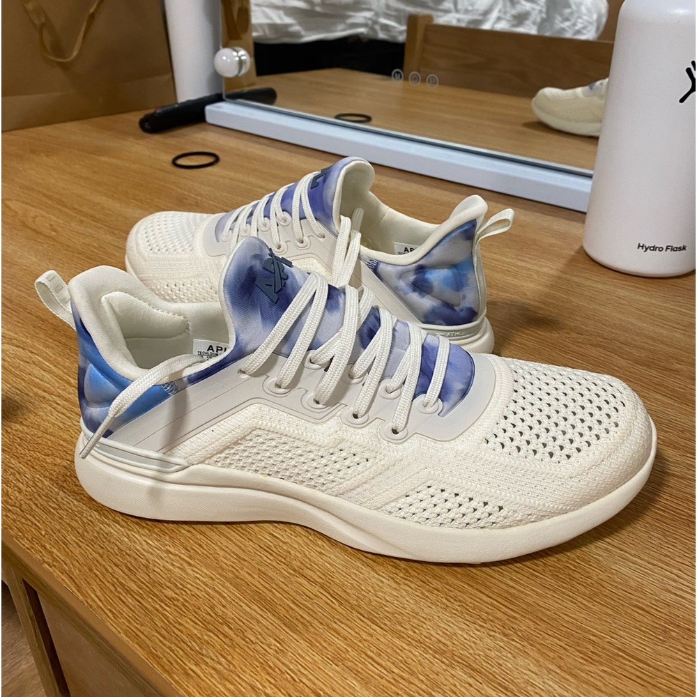 APL techloom shoes